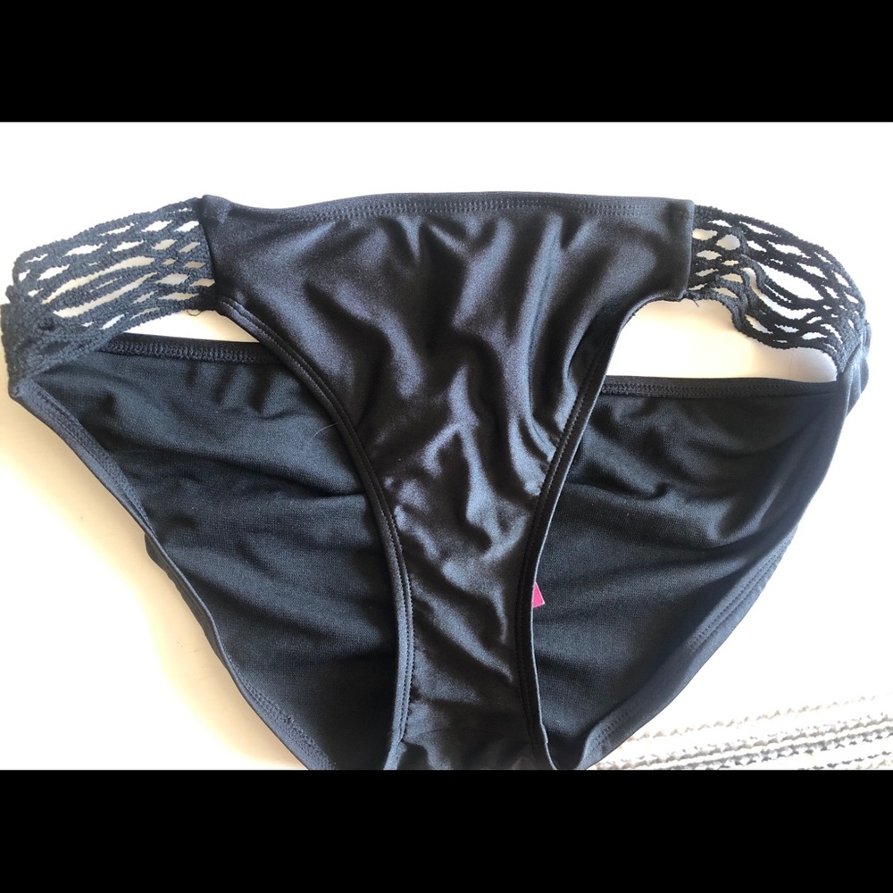 Xhilaration women’s swim bottom